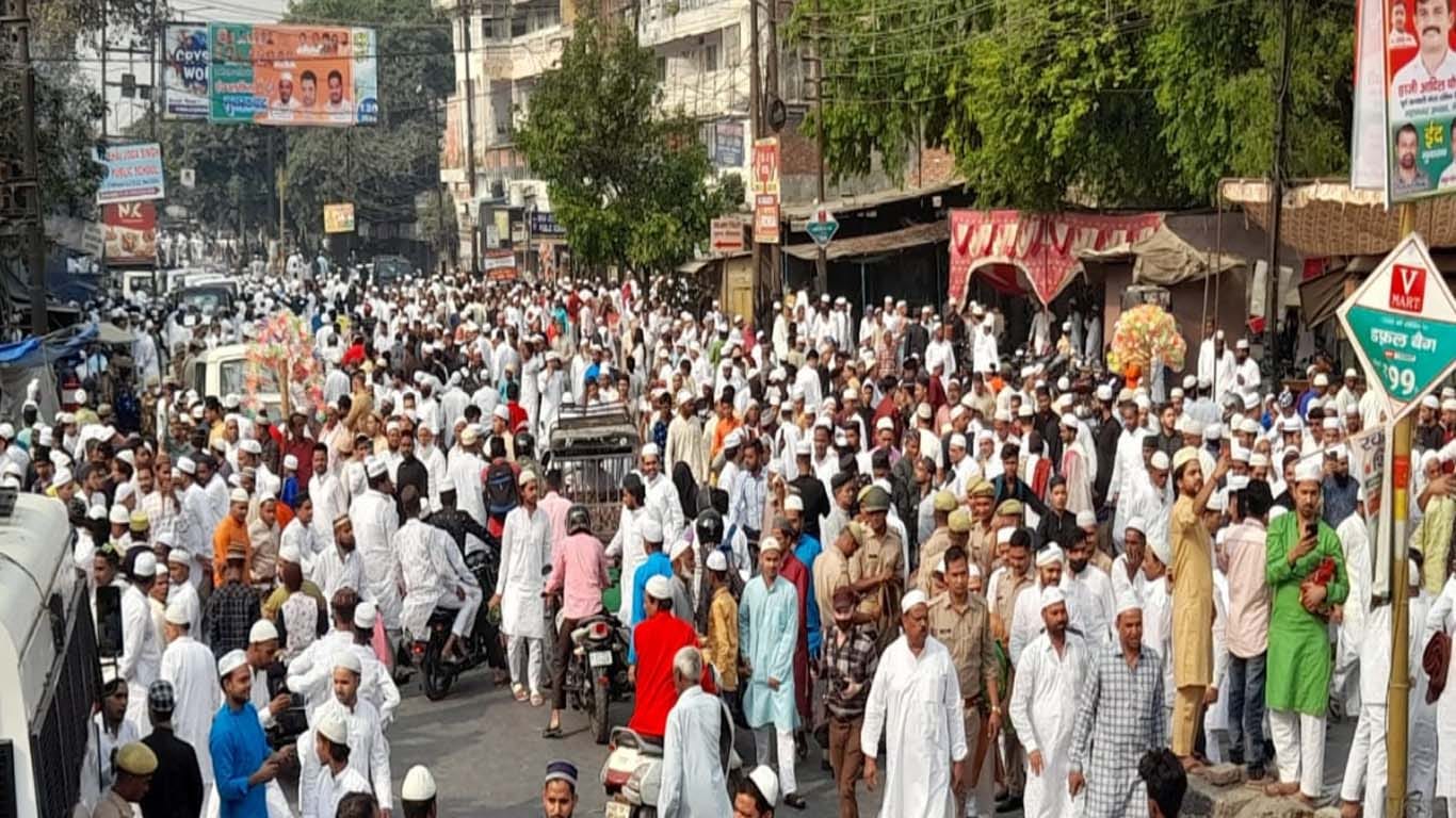 Eid in pictures: Hands raised in prayer for peace and progress, tight security arrangements