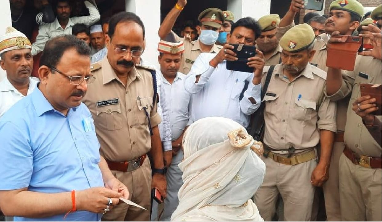 Nurse Death Case in unnao, mother of the deceased said that post mortem and CBI investigation should be done again