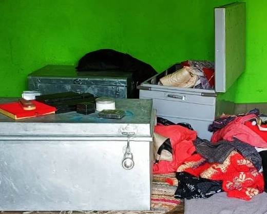 theft in ganjdundwara, three houses