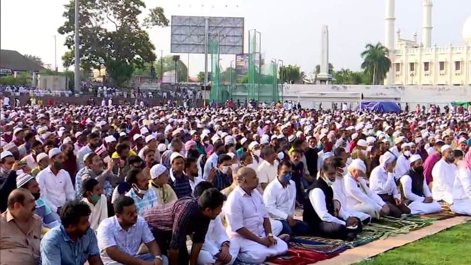 Eid Ul Fitr 2022 Photos Latest Updates Today Jama Masjid, Lucknow Eid