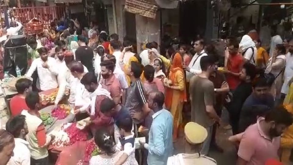 huge crowd of devotees gathered in Banke Bihari temple on Akshaya Tritiya