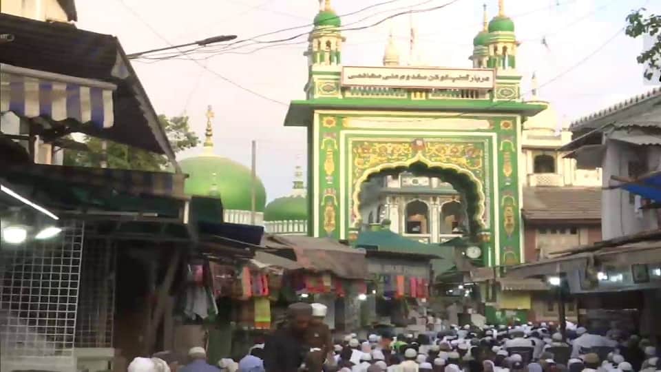 Eid Ul Fitr 2022 Photos Latest Updates Today Jama Masjid, Lucknow Eid