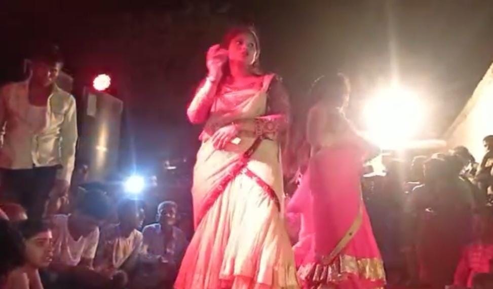 Female dancer called in Tilak ceremony, crowd gathered