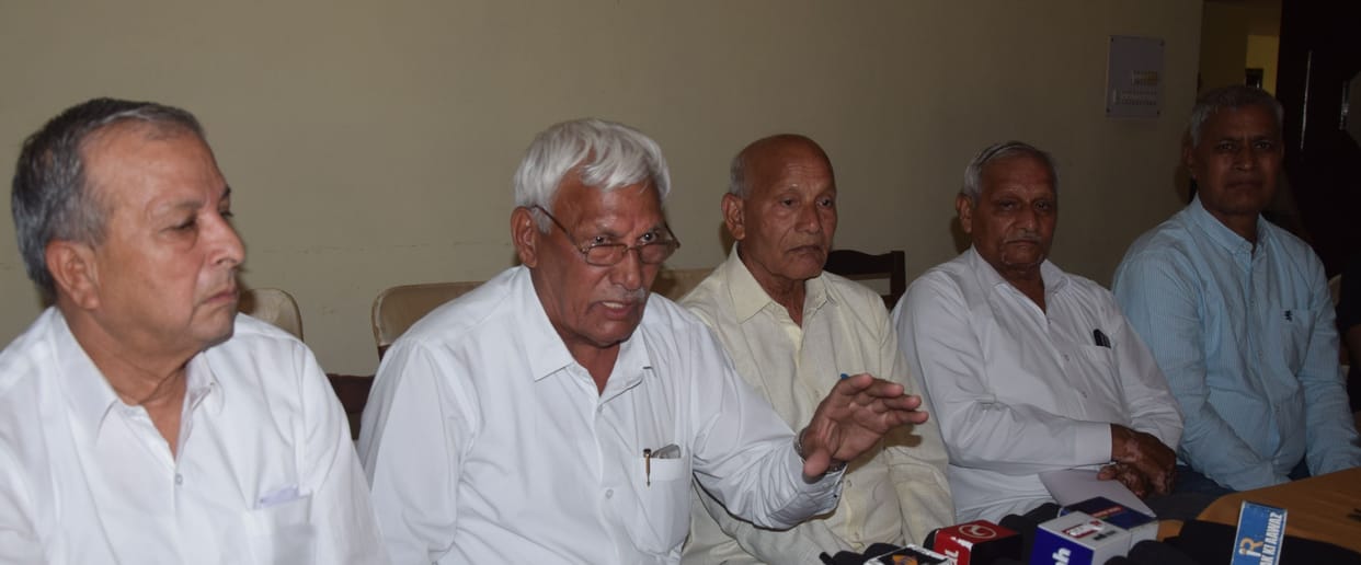 Pahrawar land dispute: There was no condition to cancel the lease for non-payment of lease fee: Ramkaran Atri