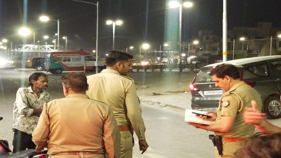 attackers shot the young man in the hotel in Mathura