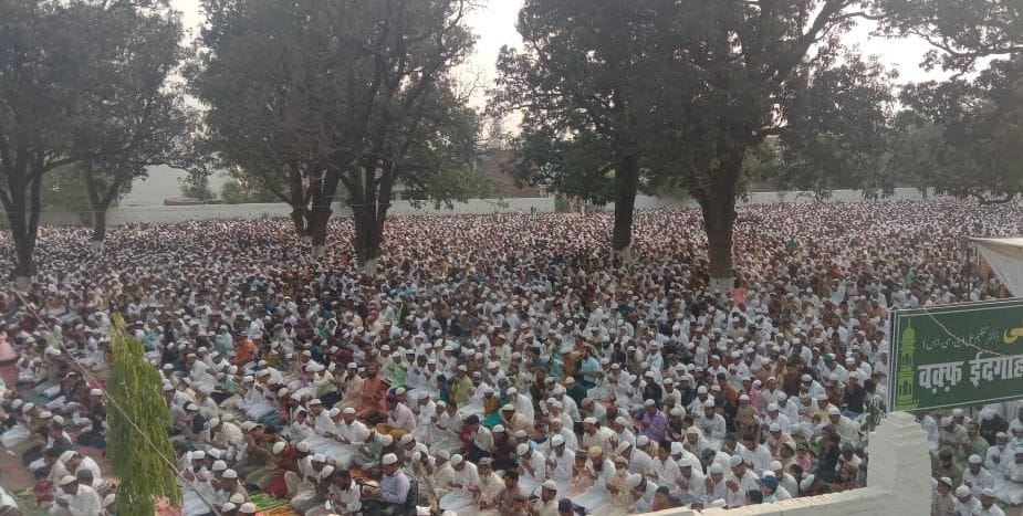 Thousands of heads bowed for prayers on Eid-ul-Fitr
