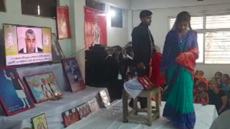 Madhya Pradesh: Neither band-baja, nor barati, got married in Sidhi district in 17 minutes