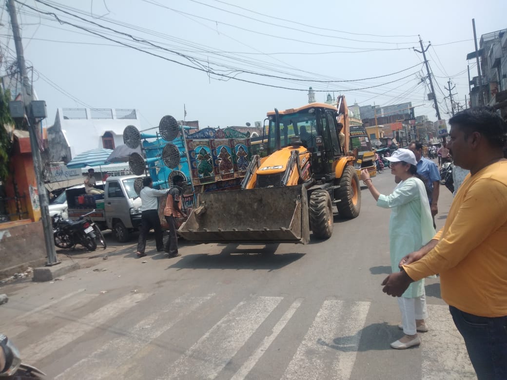 If the encroachment was removed, the roads started looking wide.