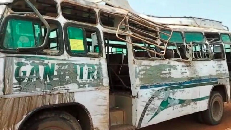 Shivpuri: A bus full of baraatis overturns, one dead, two dozen injured
