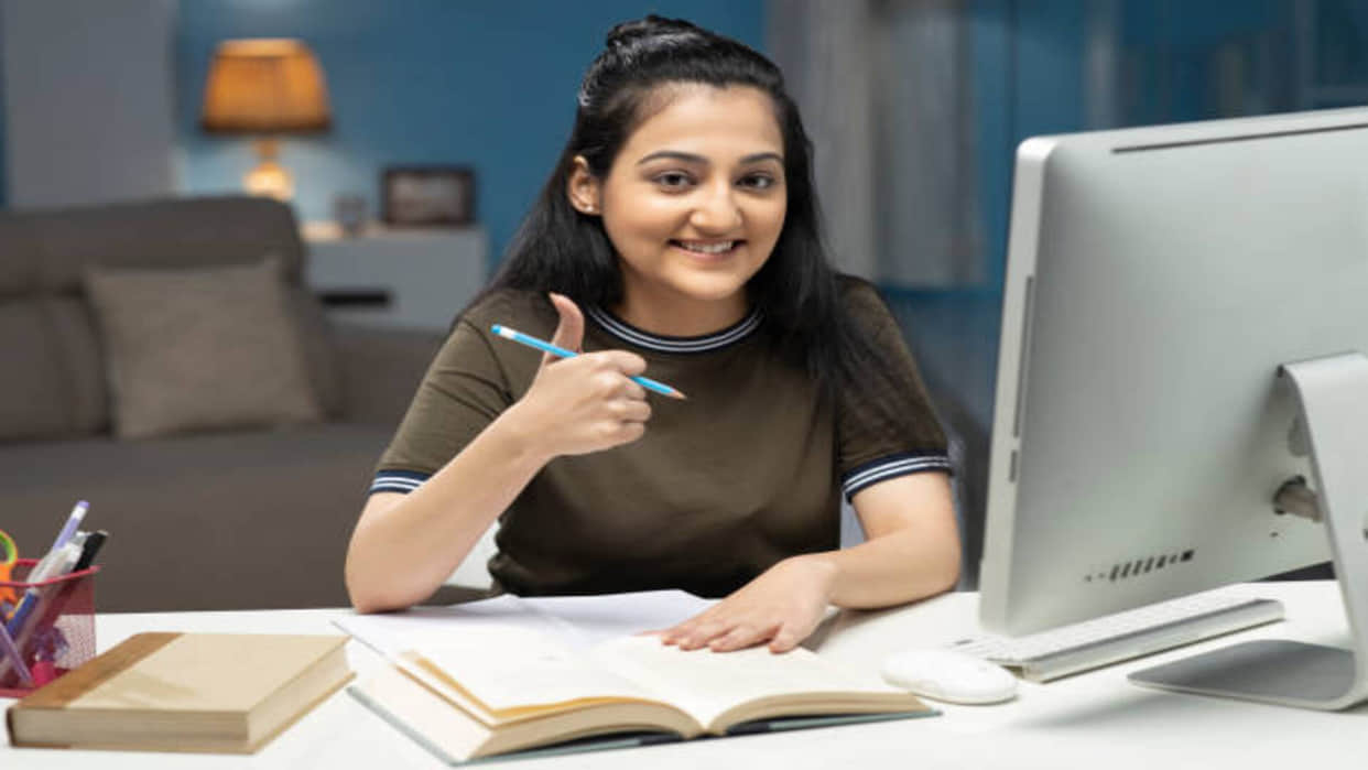 Know What is the Best Elective Subject to Take in Class 11 Know Details Here in Hindi