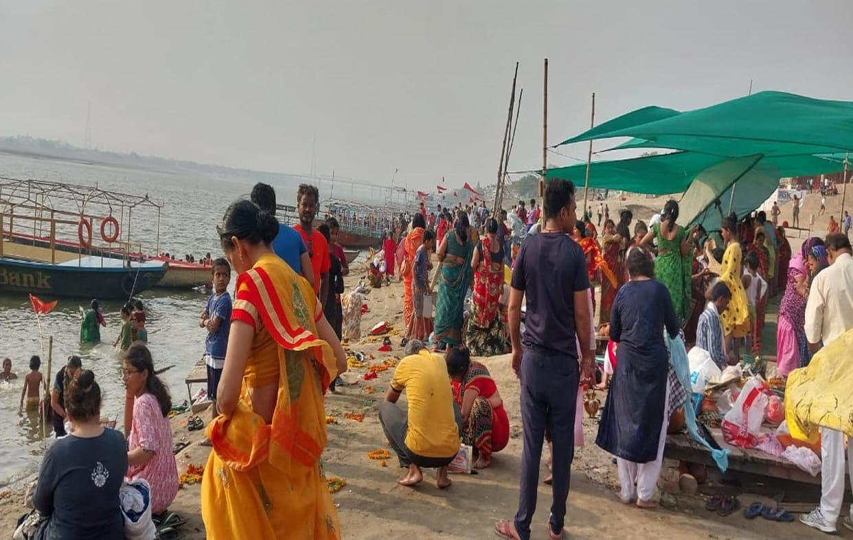 Akshaya Tritiya 2022 Devotees gathered at Ganga Ghats in varanasi for holy dip queues of devotees in temples