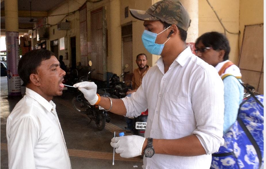 Six infected including a girl under one year old varanasi me corona