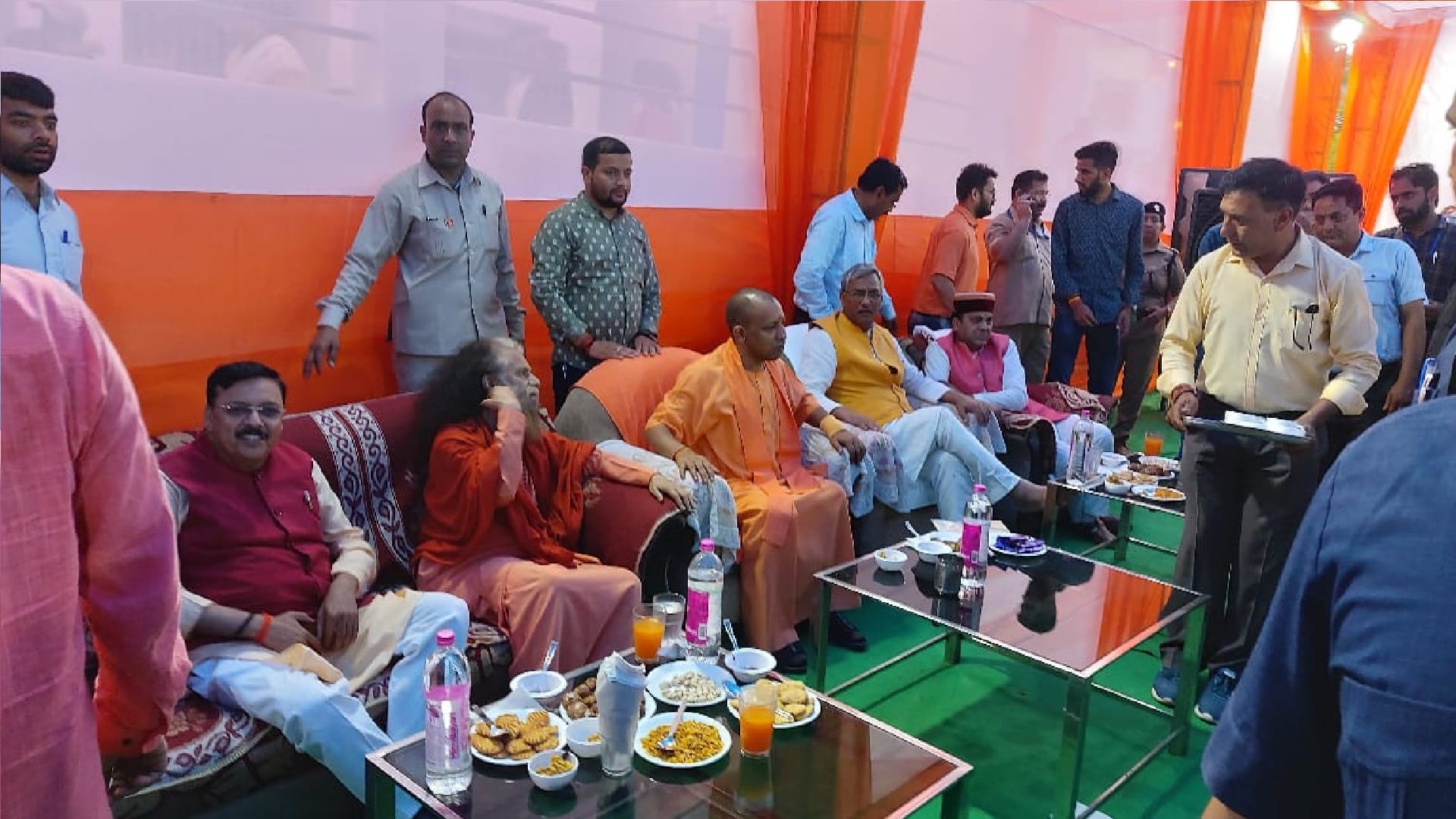  CM Yogi Adityanath Second day of Uttarakhand tour, will stay in his village today, See Photos