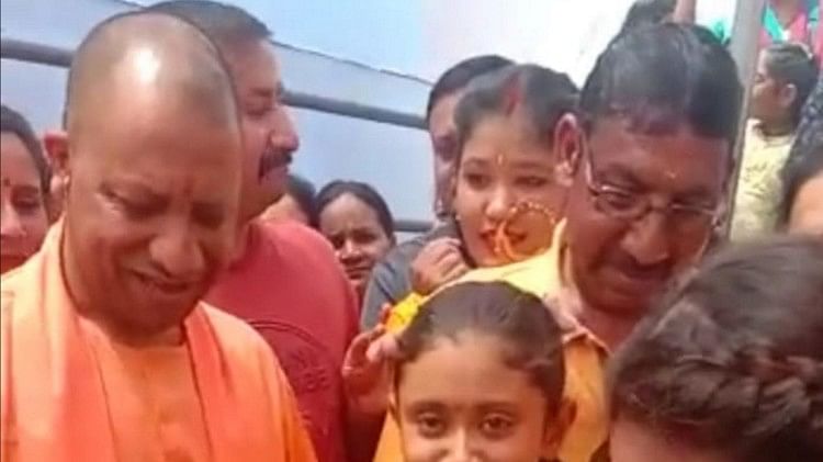 Yogi Adityanath Birthday: खेलते ही रहोगे तो बड़े होकर क्या बनोगे? Cm ...