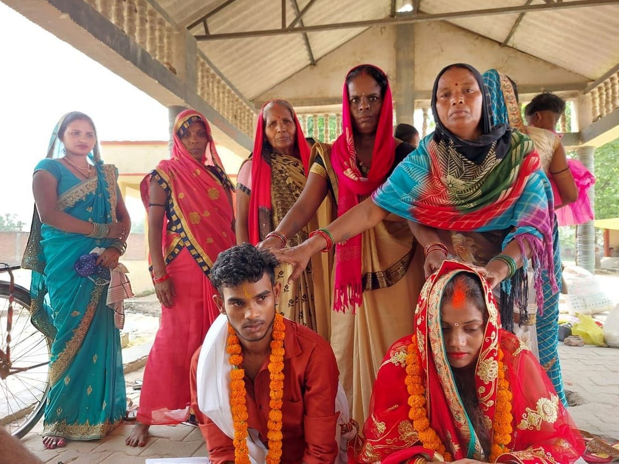 Lover couple got married in the police station premises