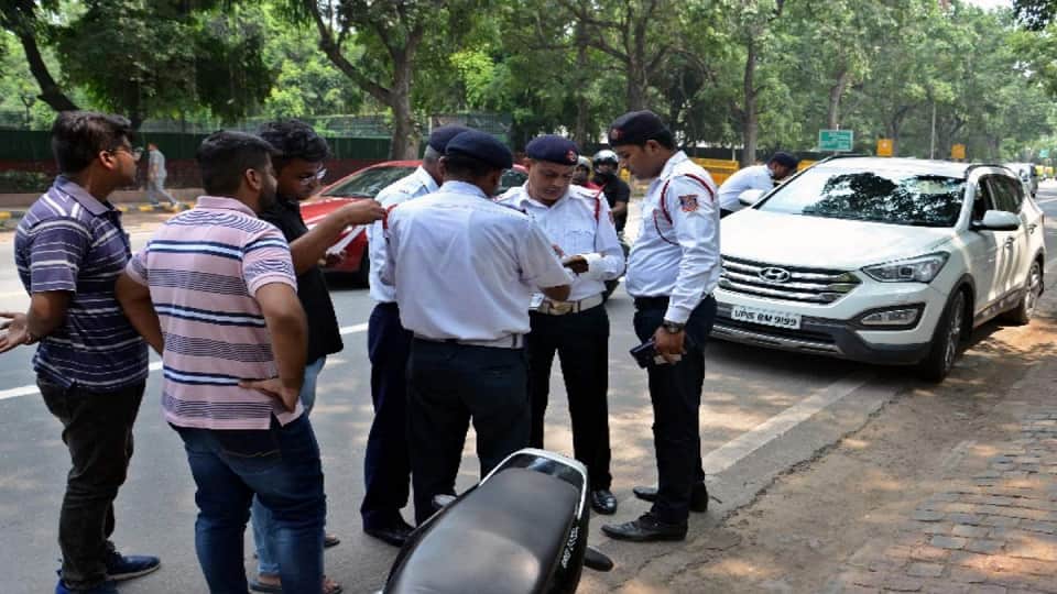 now cctv cameras issue challaned of without helmet and without seat belt drivers in delhi