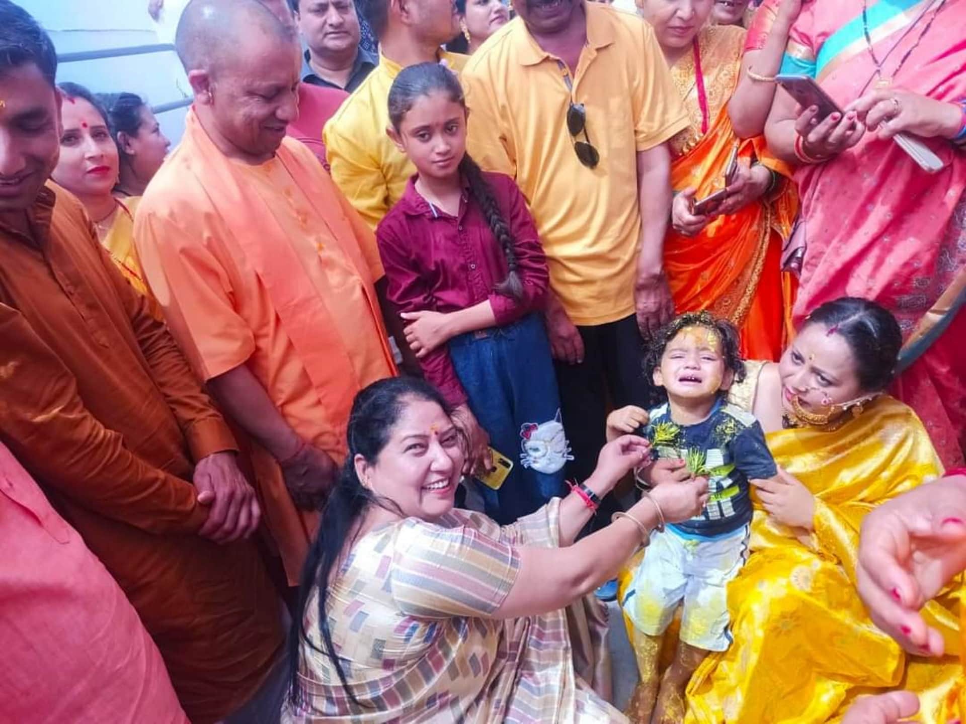 Yogi Adityanath Birthday: Five interesting things related to CM yogi, special moments spent with mother,  See Photos