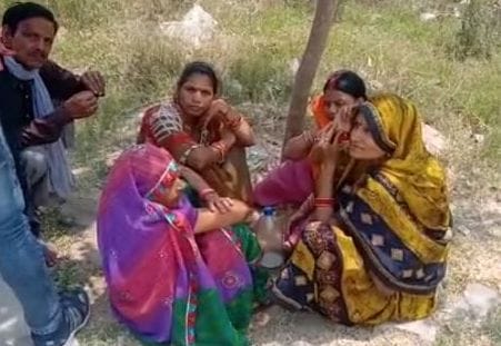 hardoi news,Unknown vehicle collision killed bike rider follower