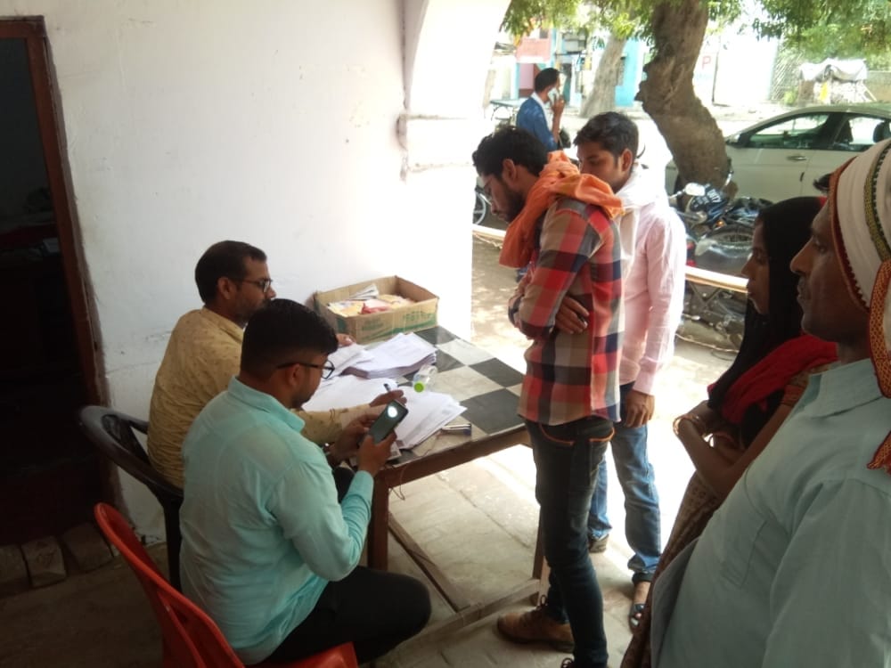 More than thirty ineligible ration card holders surrendered the cards