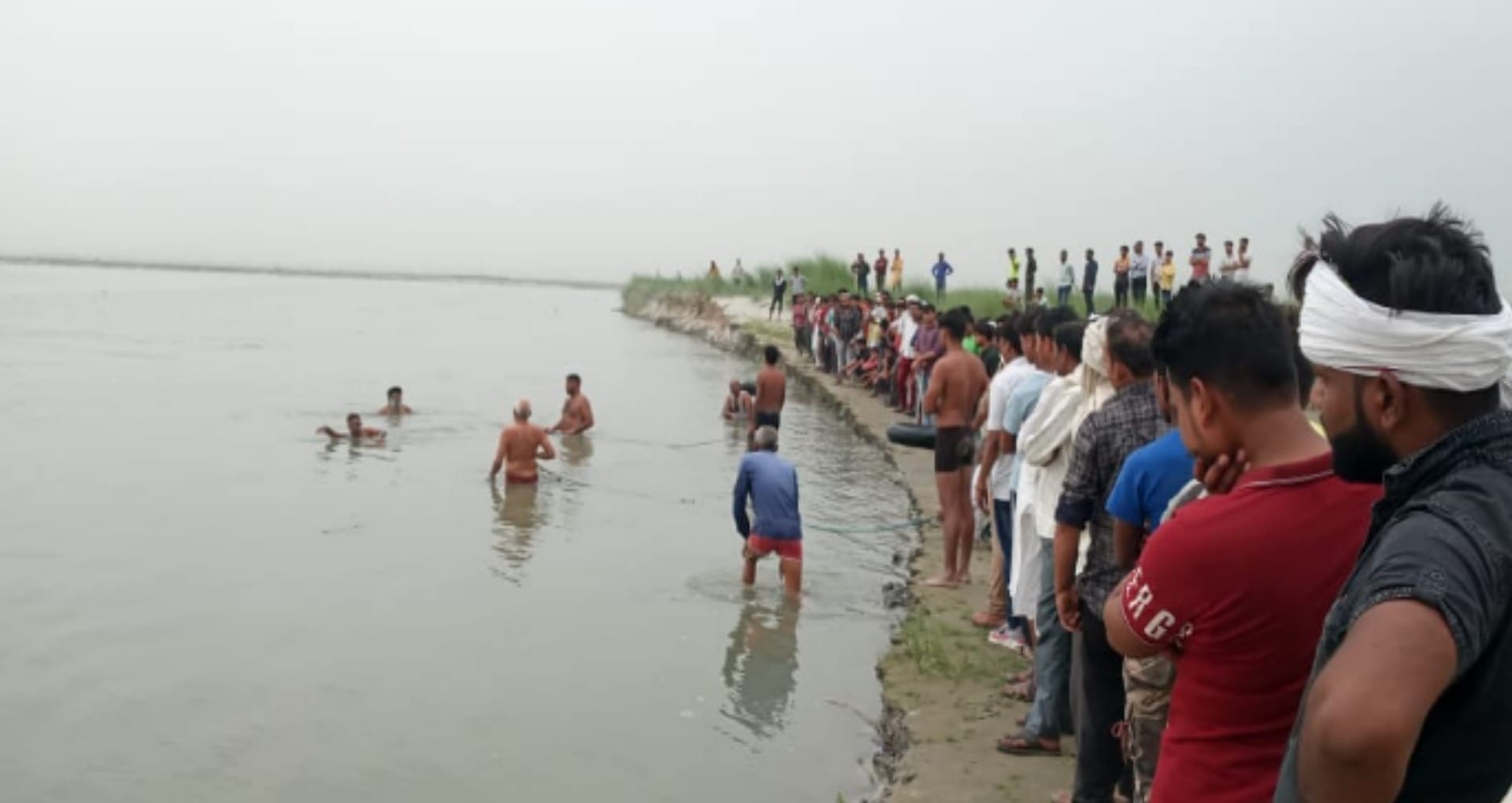 Meerut and Bijnor News: Five youths drowned in Ganga and life of three have been saved