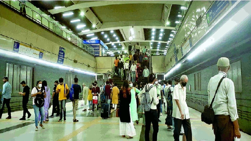 28th foundation day of delhi metro hauz khas best metro station sarita vihar gets award for excellent depot