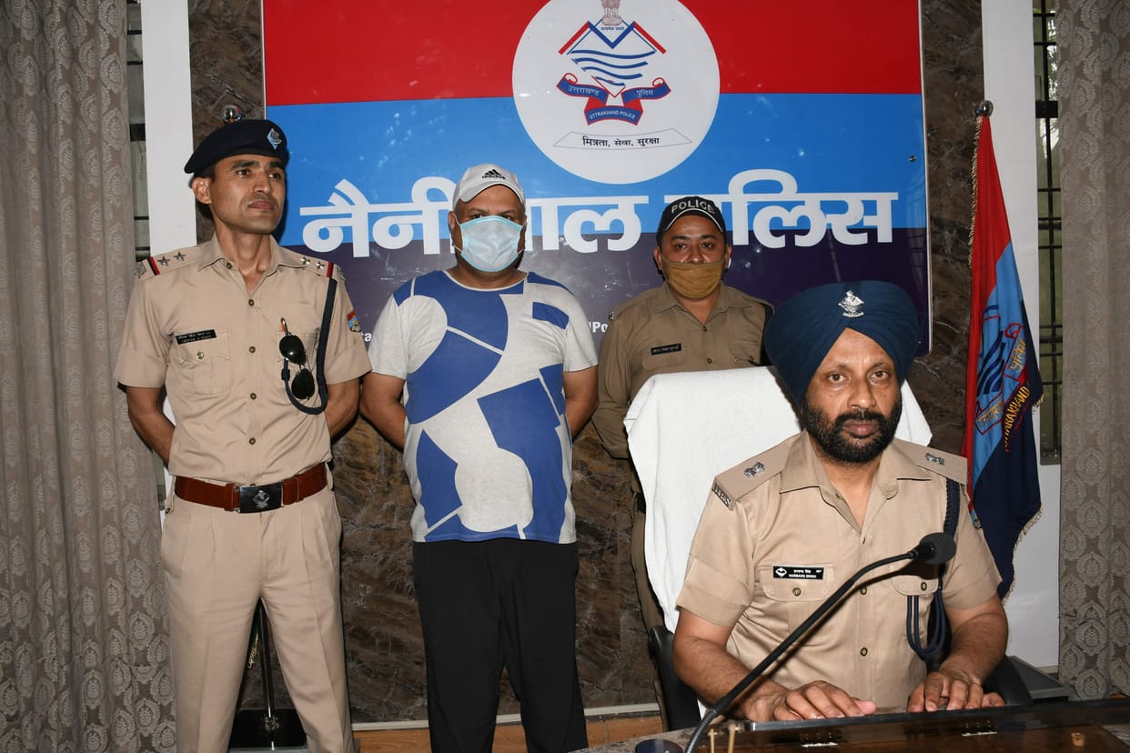 Arrested for cheating crores by pretending to be job in assembly and secretariat