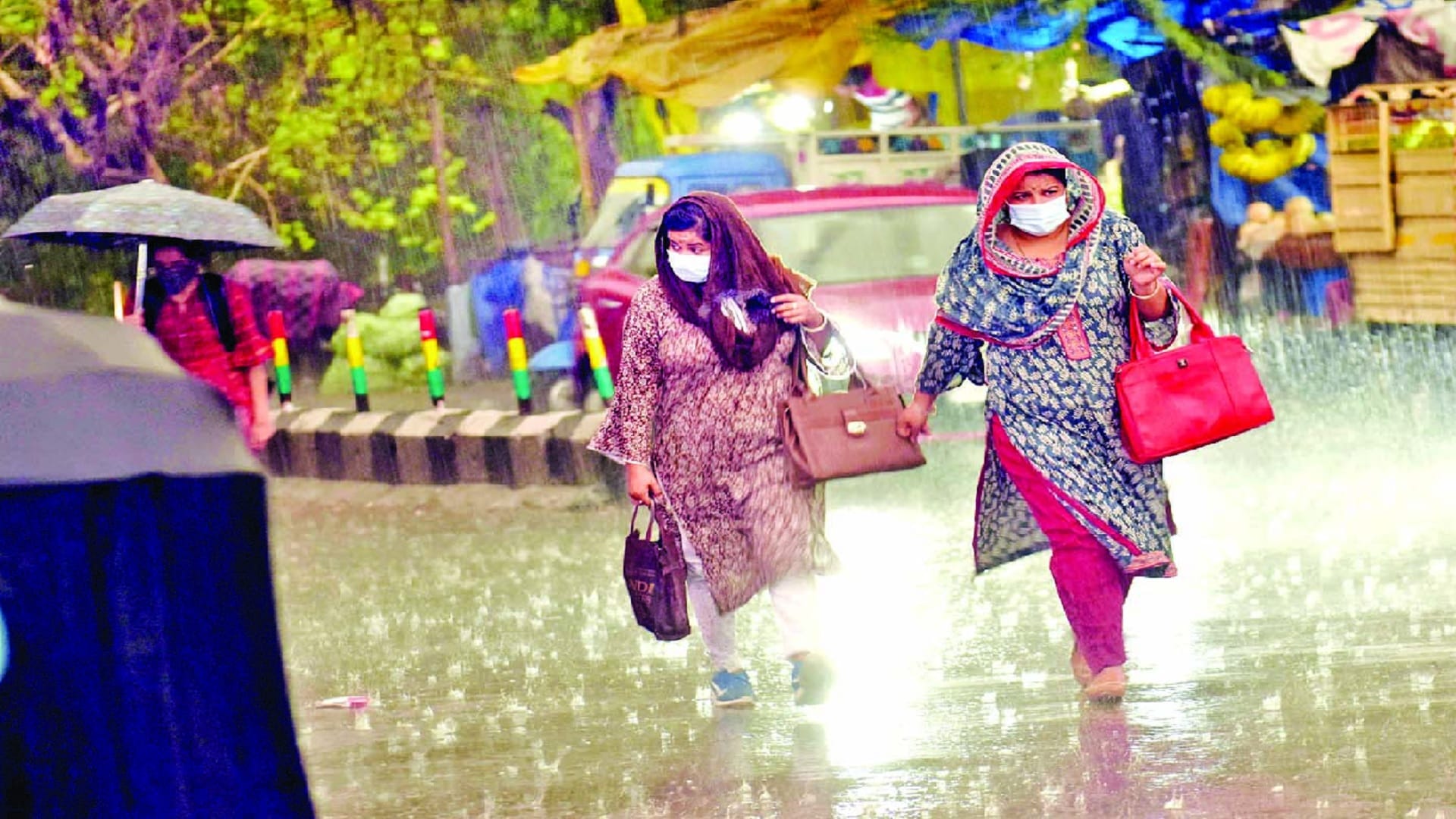 26-year record of rain broken in jammu many houses collapsed highway stalled four people flown