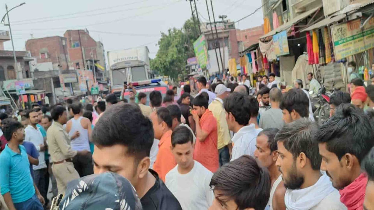 Uncle-nephew Died in road accident in Hardoi