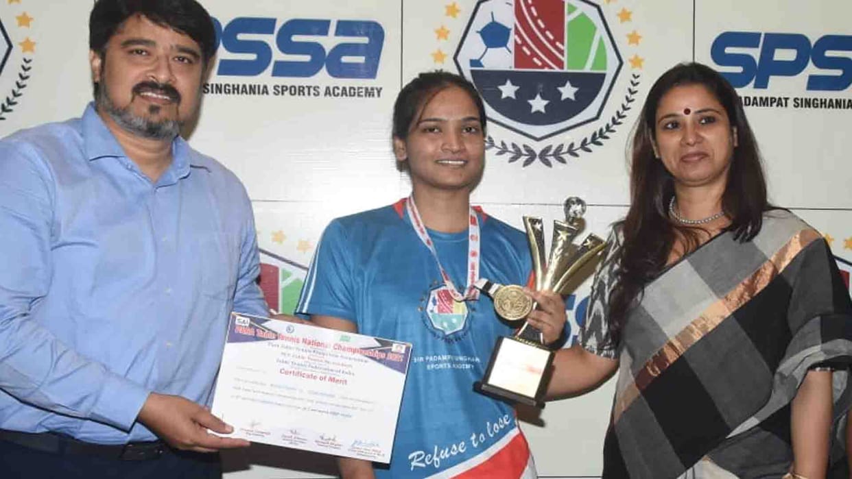 prachi pandey won gold medal in para national table tennis competition