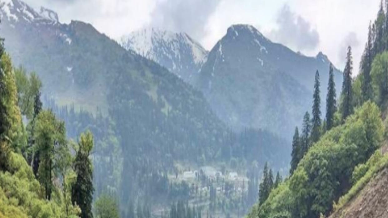 Four tourists rescued safely from Kalga-Kheerganga track route