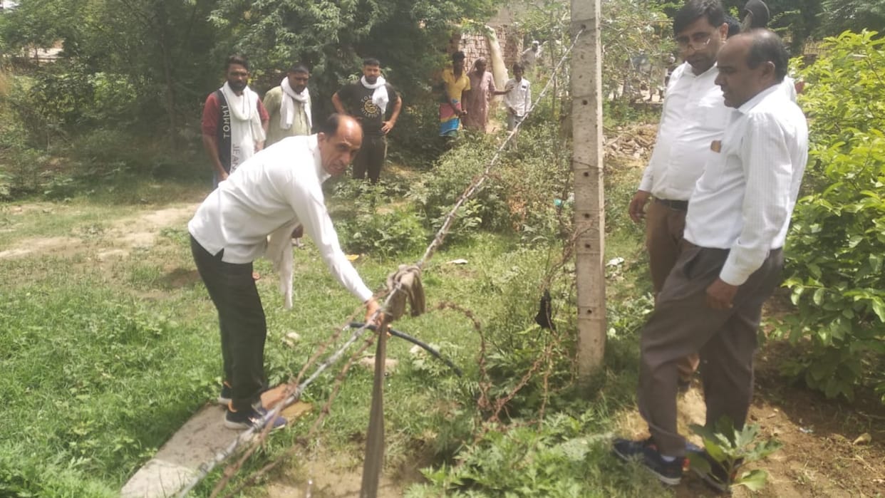 Notice to the owners of 11 houses for wasting water in village Hijrawan Kalan of Fatehabad