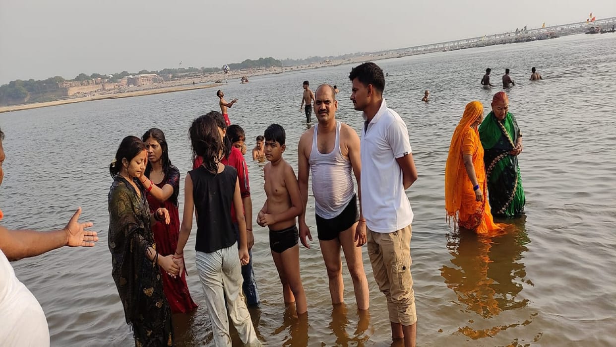 Prayagraj: Five people drowning at Arail Ganga Ghat rescued by water police