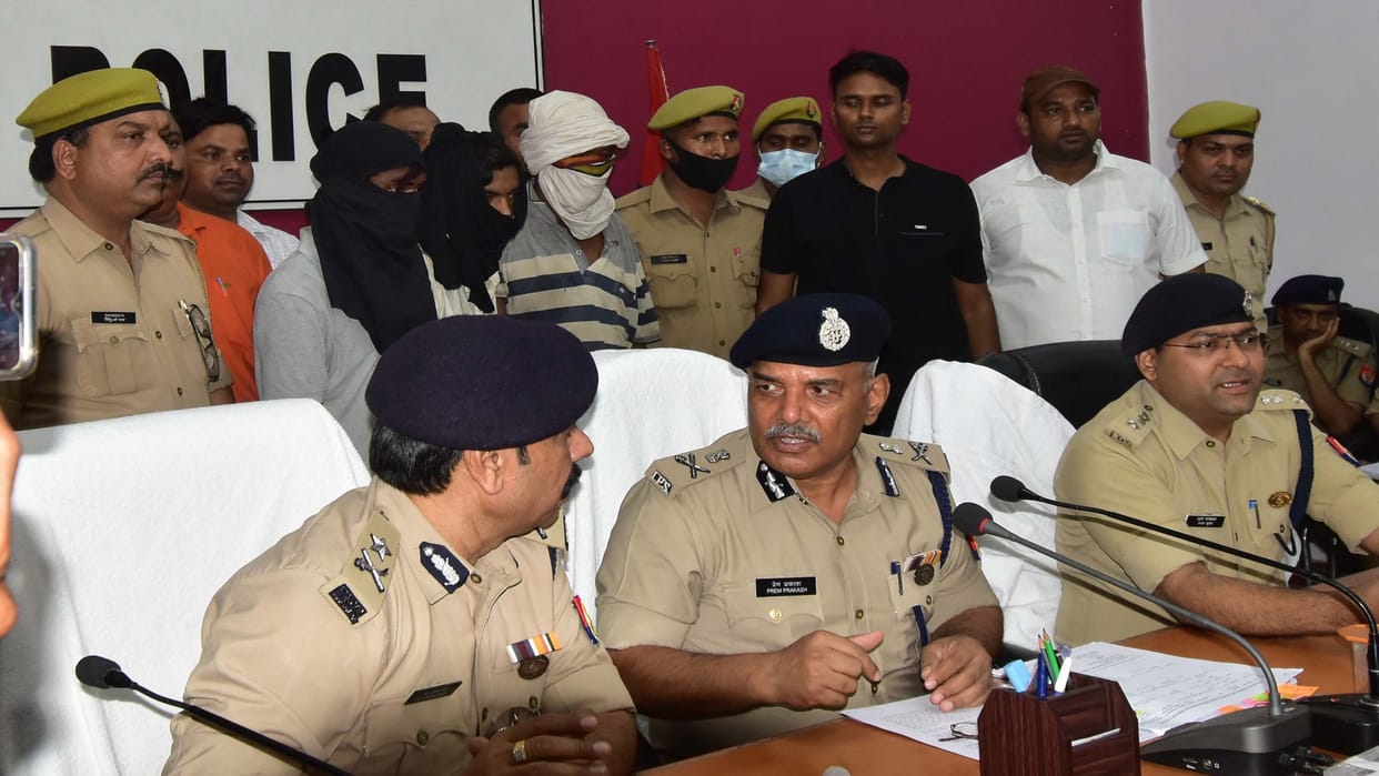 Prayagraj: Mass murder in Tharwai exposed, seven including woman arrested