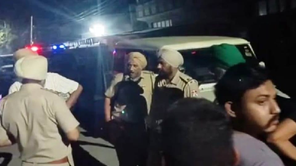 Firing on employee of Liquor contractor in Batala