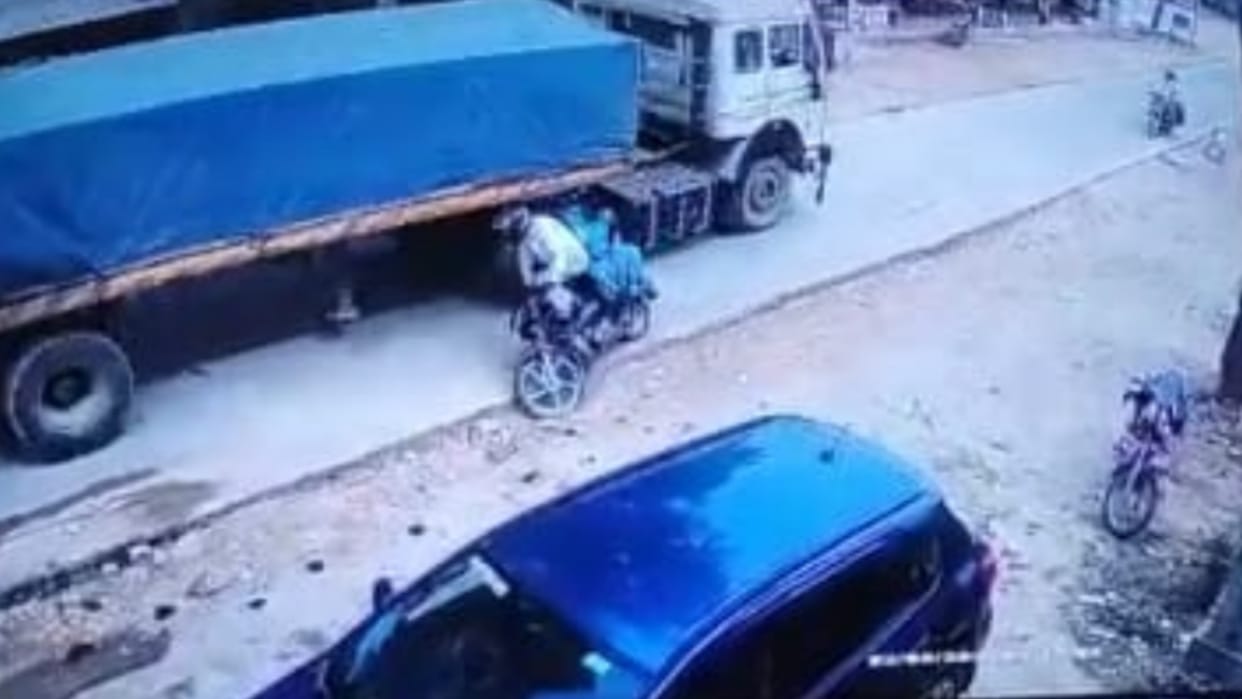 A truck trampled twao in Bachhrawan in raebareli.
