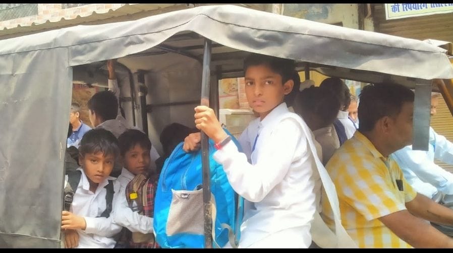 School children's horse-tonga ran without a driver