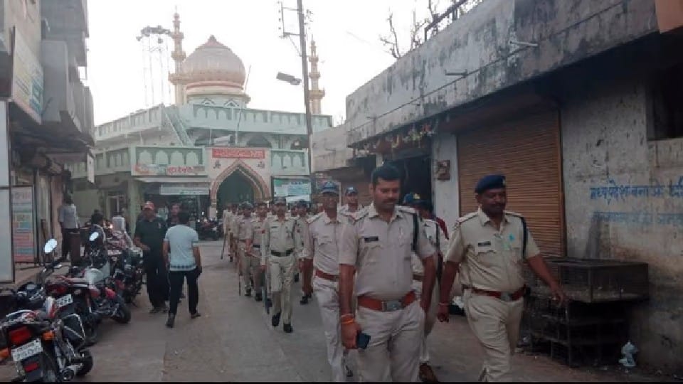 Curfew ends in Khargone: After the meeting of the peace committee, the administration took the decision, after 24 days the city will be fully open