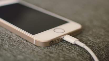 Tips and Tricks Never do these mistakes while charging Smartphones
