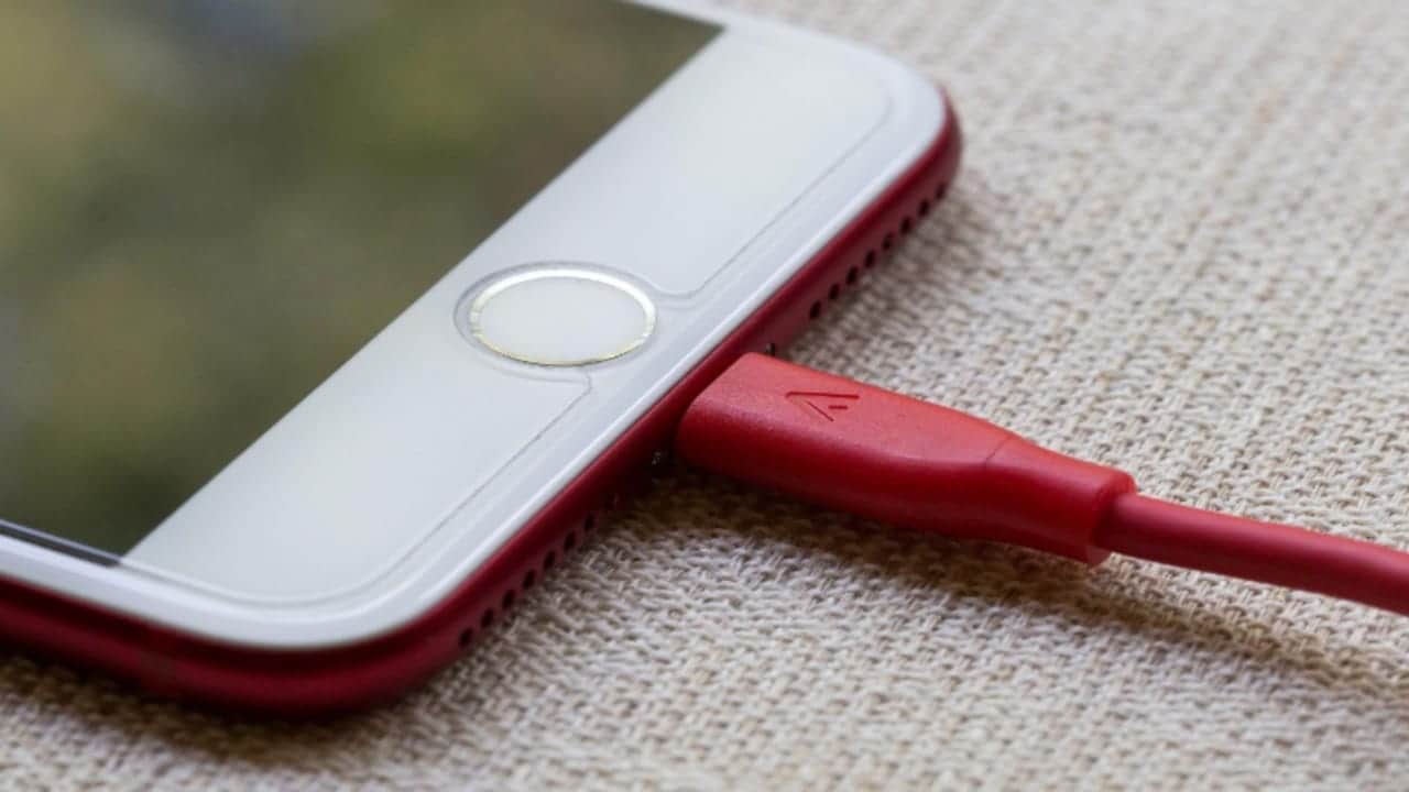 Tips and Tricks Never do these mistakes while charging Smartphones