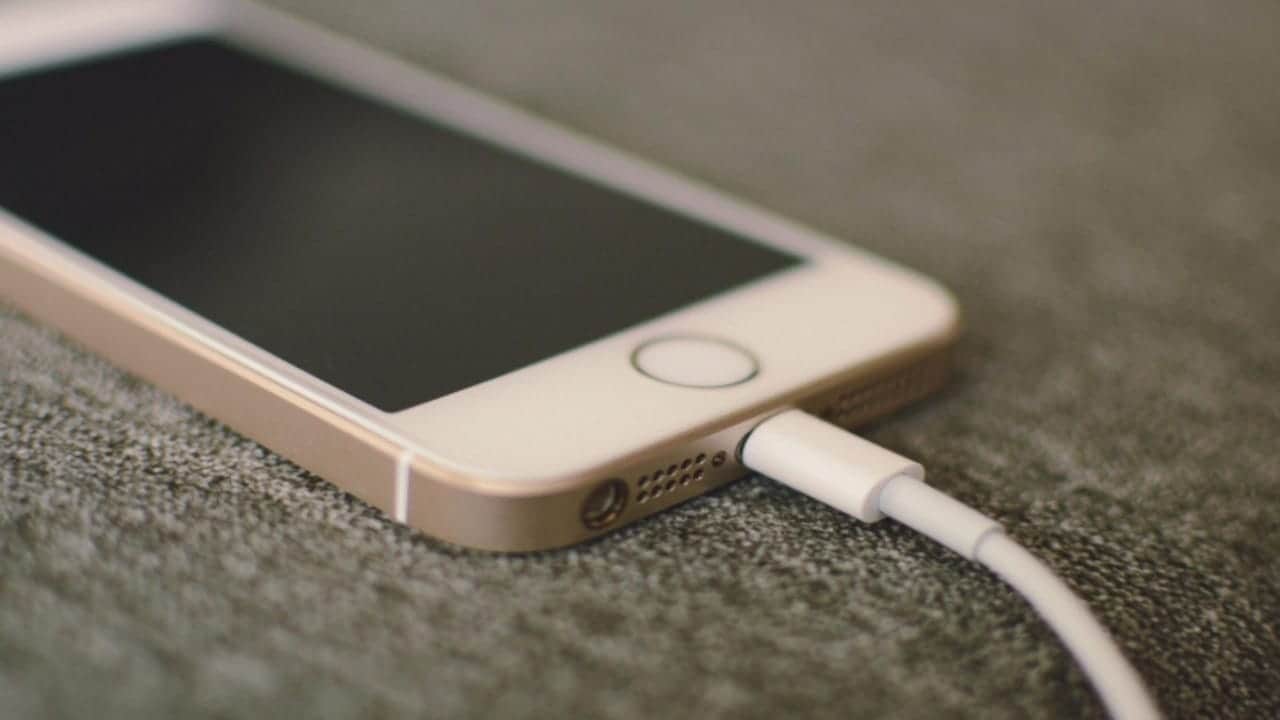 Tips and Tricks Never do these mistakes while charging Smartphones