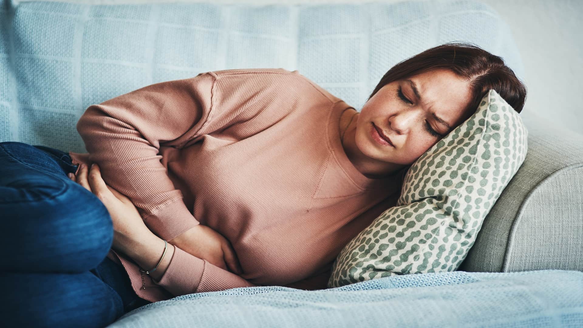 Chocolate cyst Irregular periods, pain and infertility Symptoms And Treatment in Hindi