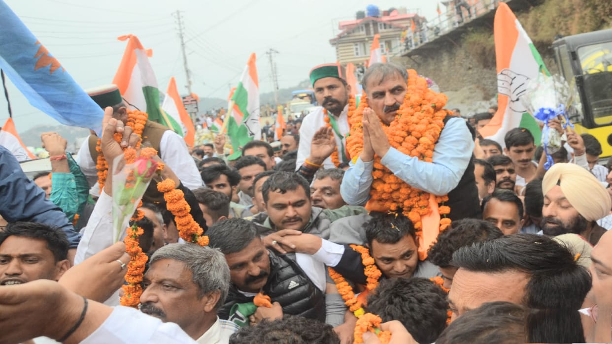 abhinandan samaaroh: Sukhwinder Singh Sukhu taught the lesson of solidarity to the leaders, praised Virbhadra Singh a lot