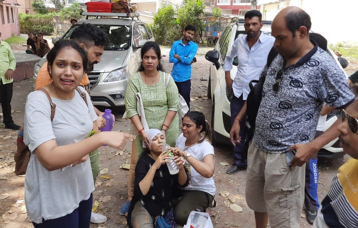 Woman's condition deteriorated due to uproar by travel traders