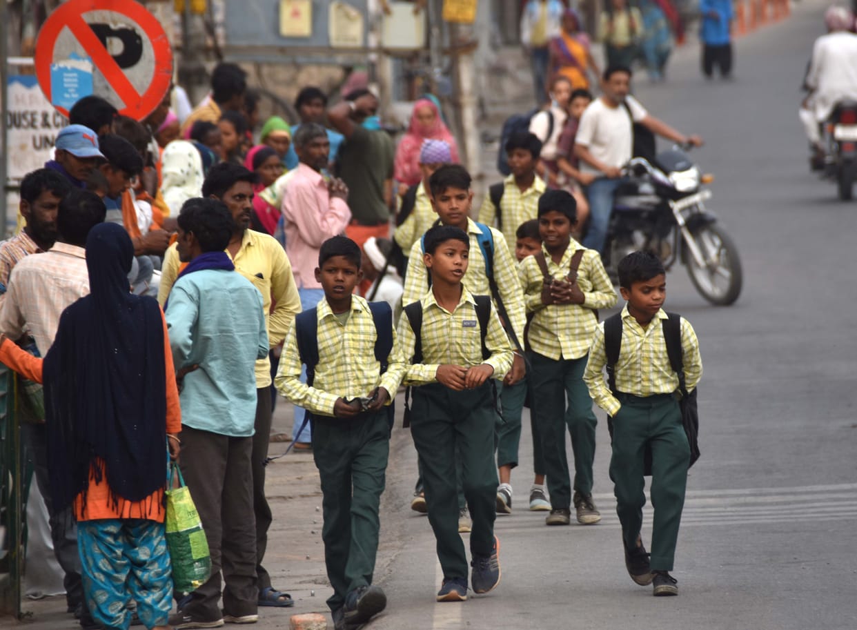 School opening time changed, some children were late due to lack of information