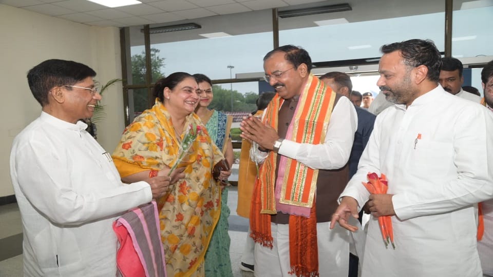 UP Deputy Chief Minister Keshav Prasad Maurya Agra Visit know agra metro Progress Report