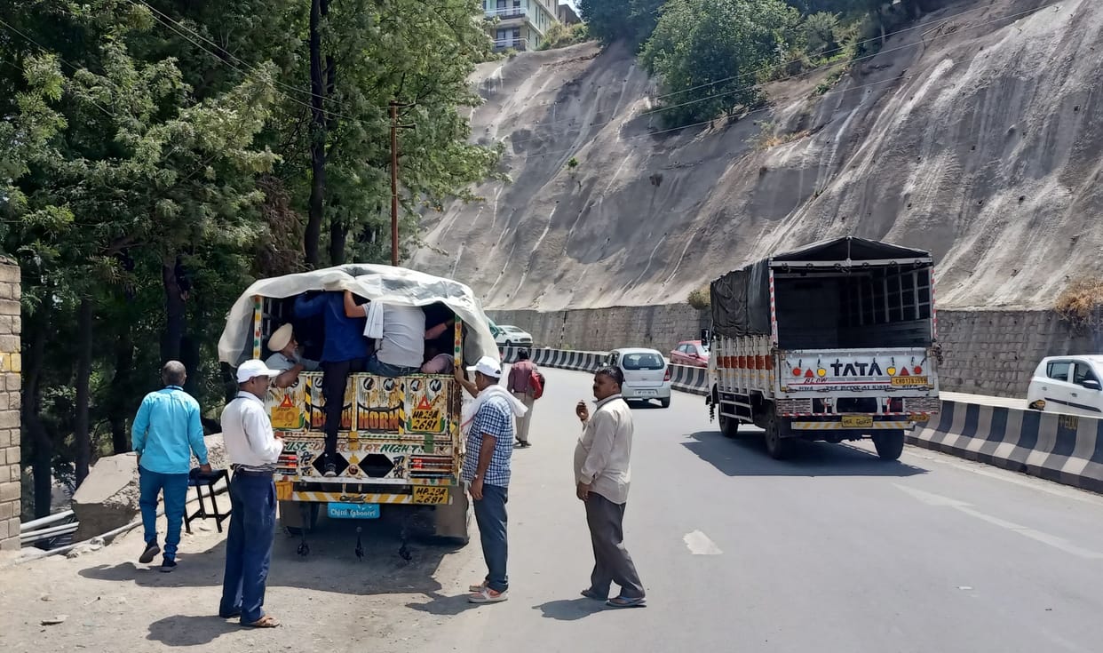 People started coming to the satsang, the movement of vehicles increased on the highway