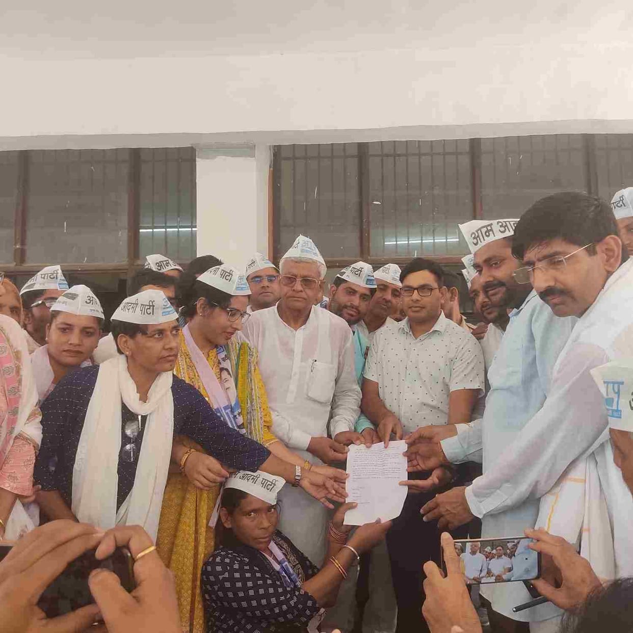 'AAP' workers took to the road for electricity, water