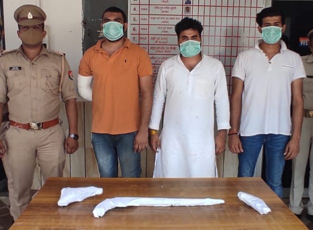 Police caught three miscreants including history sheeter in the encounter