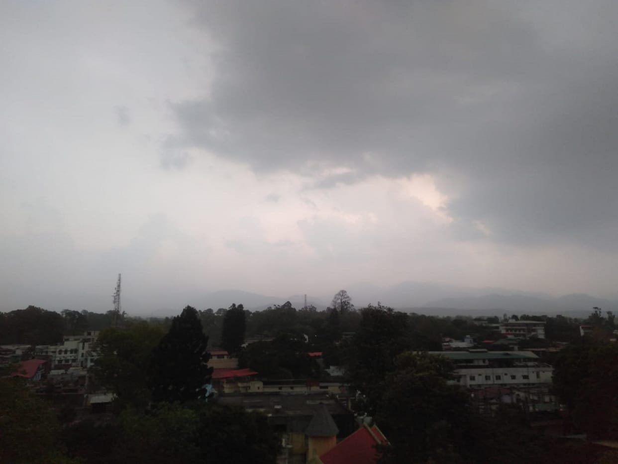 UP Weather Update, The temperature may drop in the next 24 hours, today and tomorrow there is a possibility of rain and thundershowers