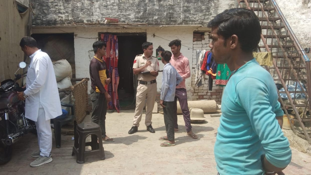 Dead bodies of young man and girl found hanging in the same room under suspicious circumstances in Sonipat